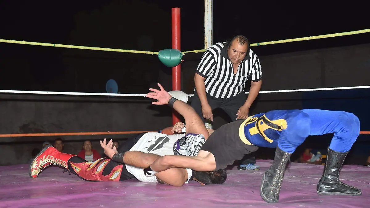 22 Lucha libre en plaza de toros Torreón2